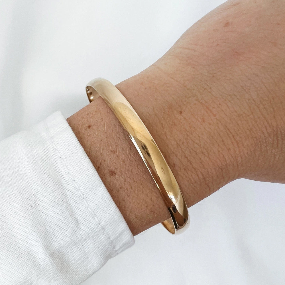 14K Yellow Gold Oval Bangle Bracelet 8'' x 0.5mm